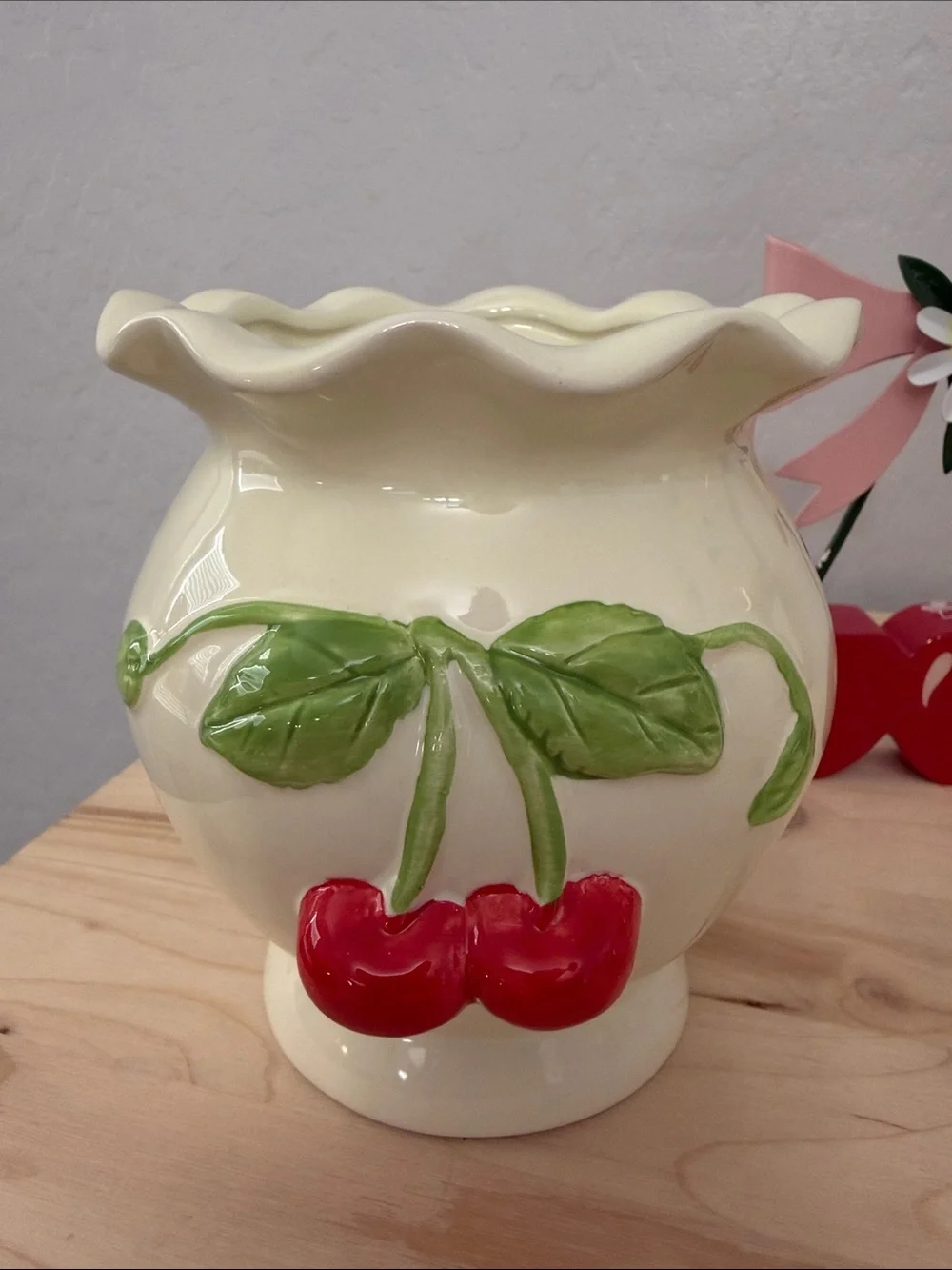 N/A cream ceramic